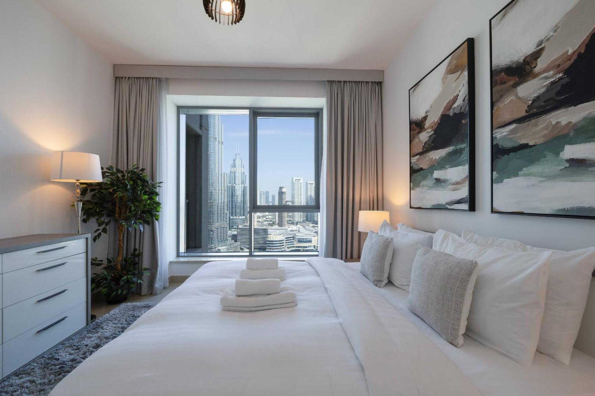 Signature Burj Khalifa View Residence Дубай Екстериор снимка