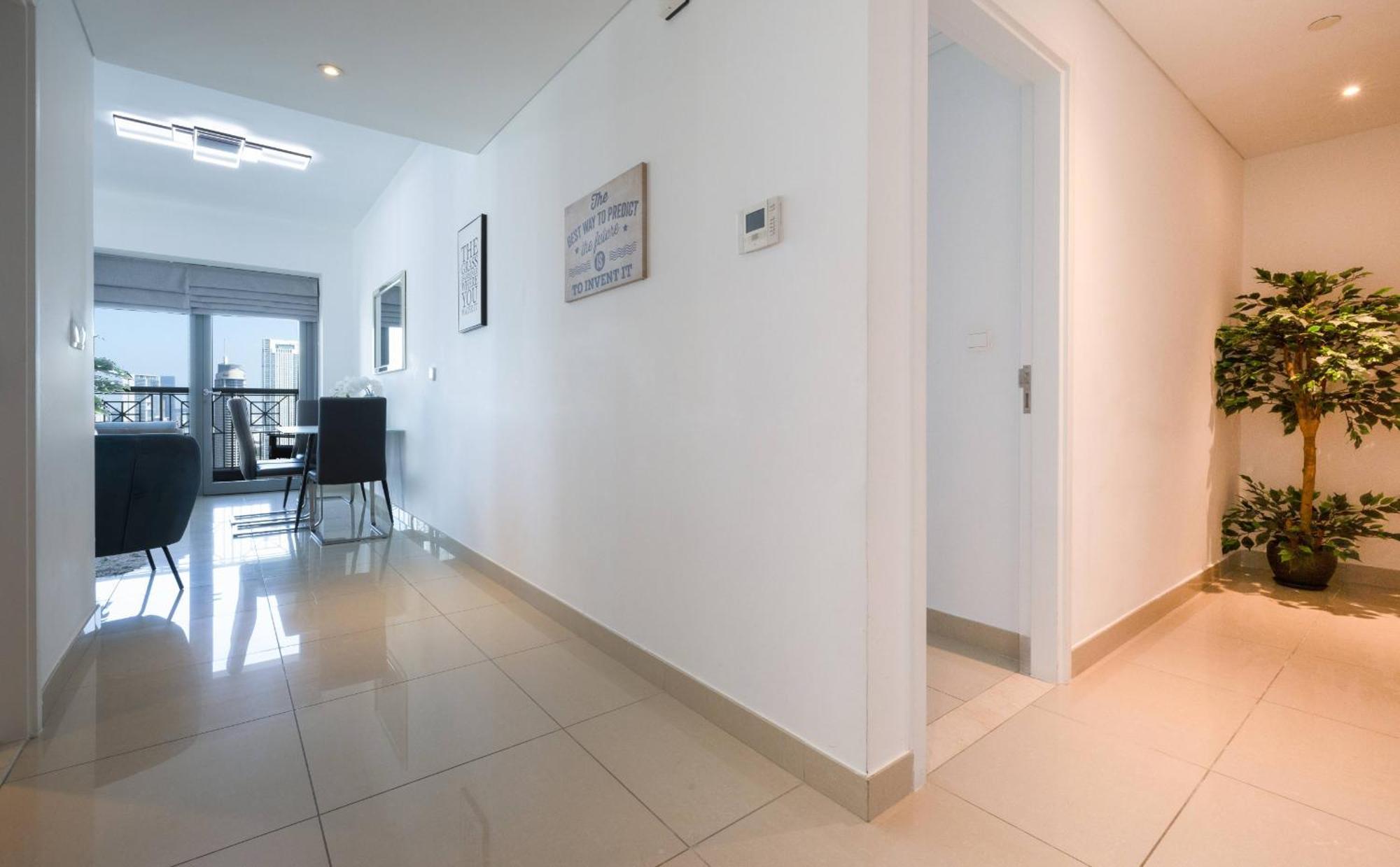 Signature Burj Khalifa View Residence Дубай Екстериор снимка