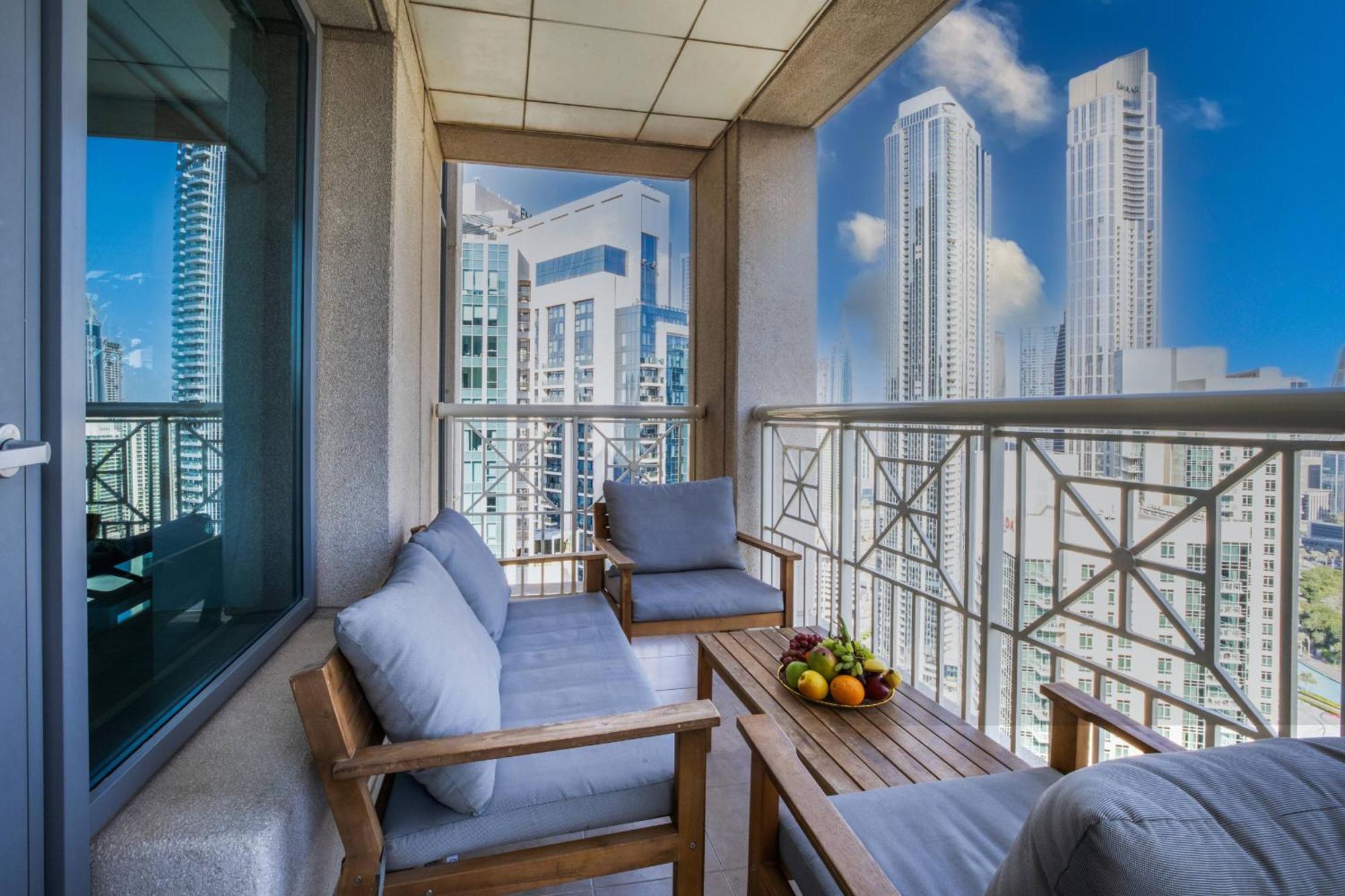 Signature Burj Khalifa View Residence Дубай Екстериор снимка