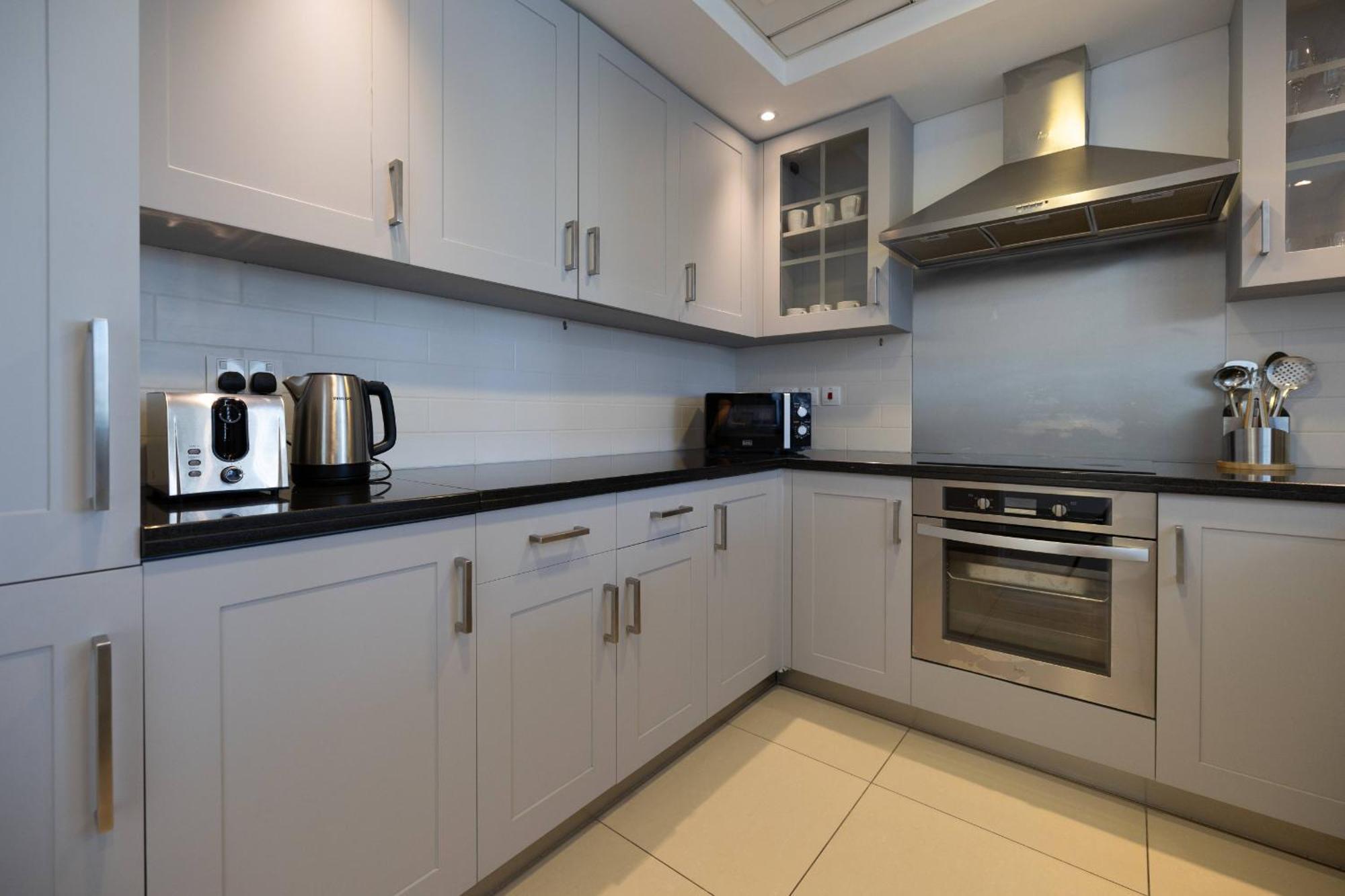 Signature Burj Khalifa View Residence Дубай Екстериор снимка