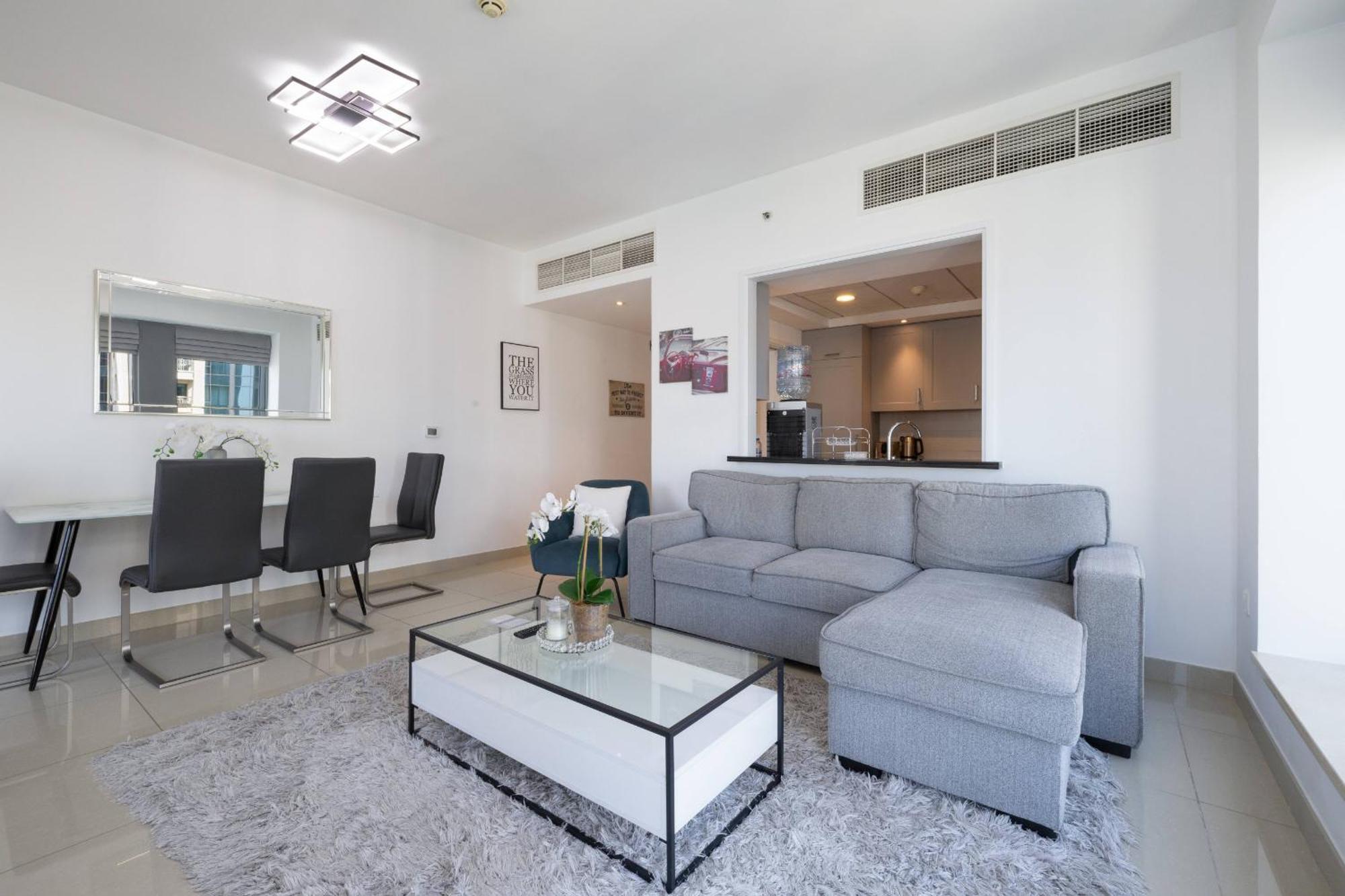 Signature Burj Khalifa View Residence Дубай Екстериор снимка