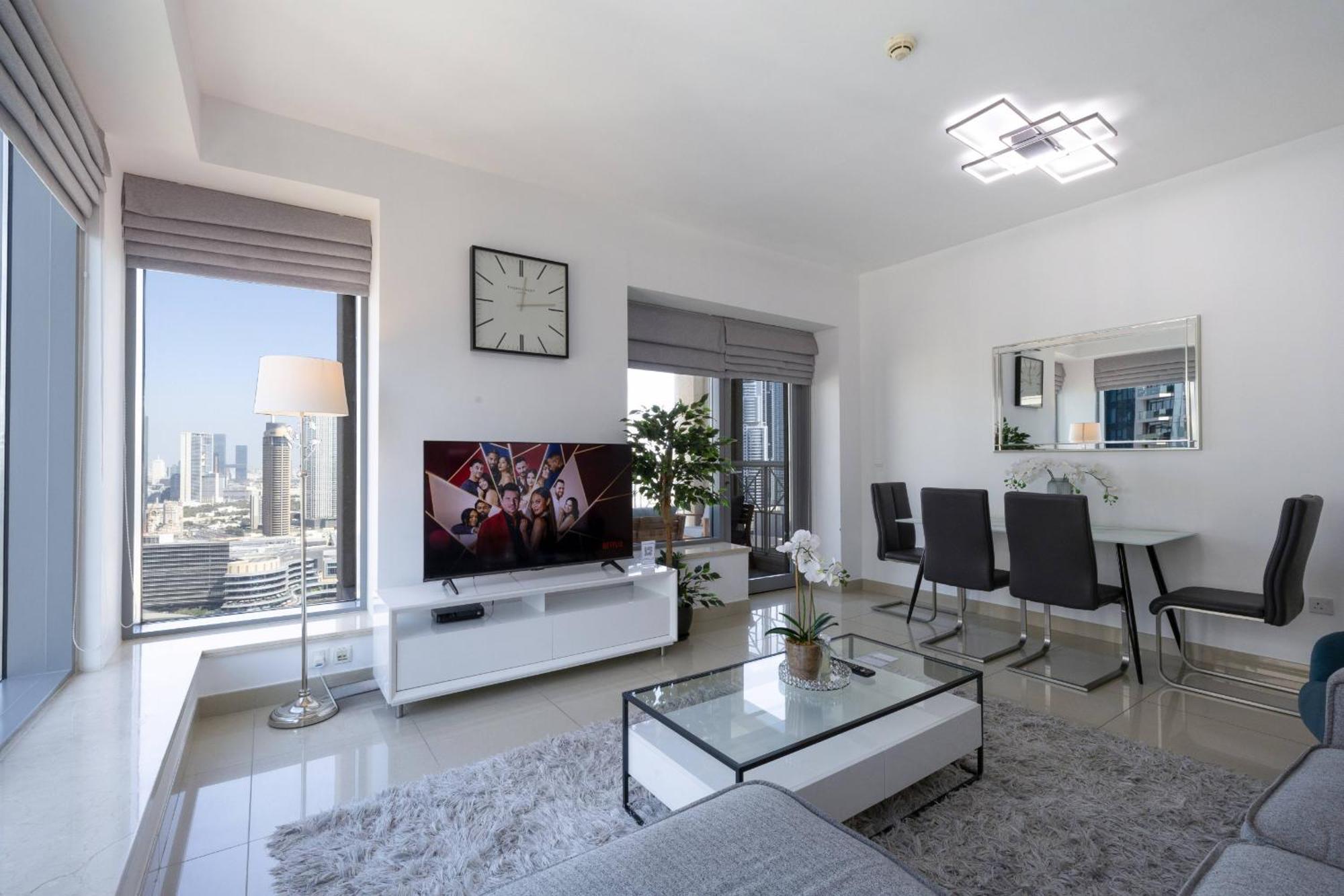Signature Burj Khalifa View Residence Дубай Екстериор снимка