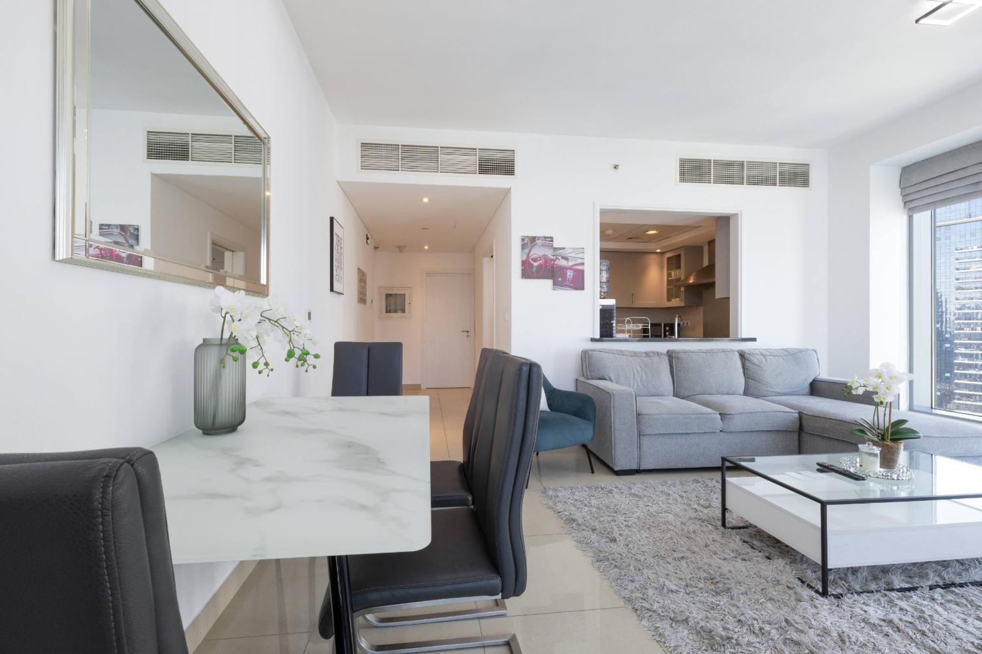 Signature Burj Khalifa View Residence Дубай Екстериор снимка
